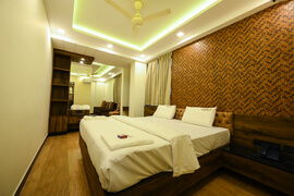 Meenakshi Inn Photo