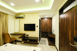 Meenakshi Inn Photo